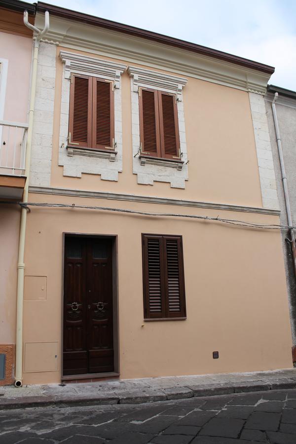 B&B Danonna Ittiri 外观 照片