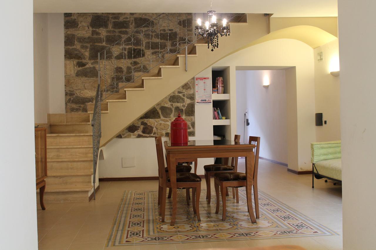 B&B Danonna Ittiri 外观 照片