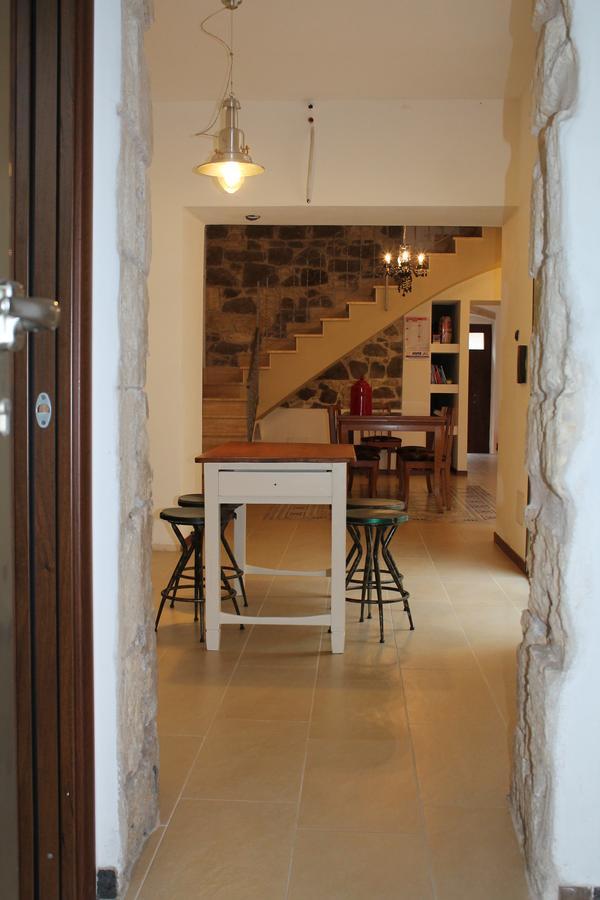 B&B Danonna Ittiri 外观 照片