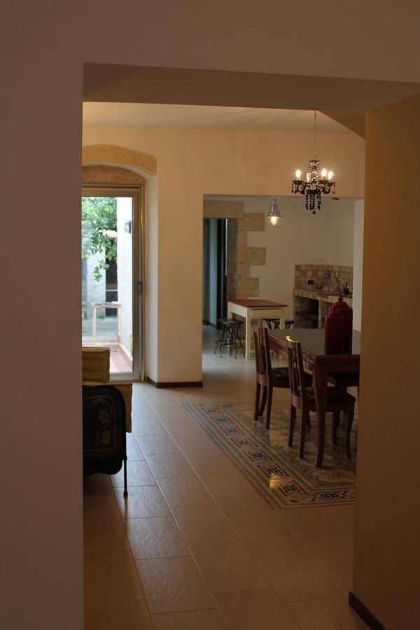 B&B Danonna Ittiri 外观 照片